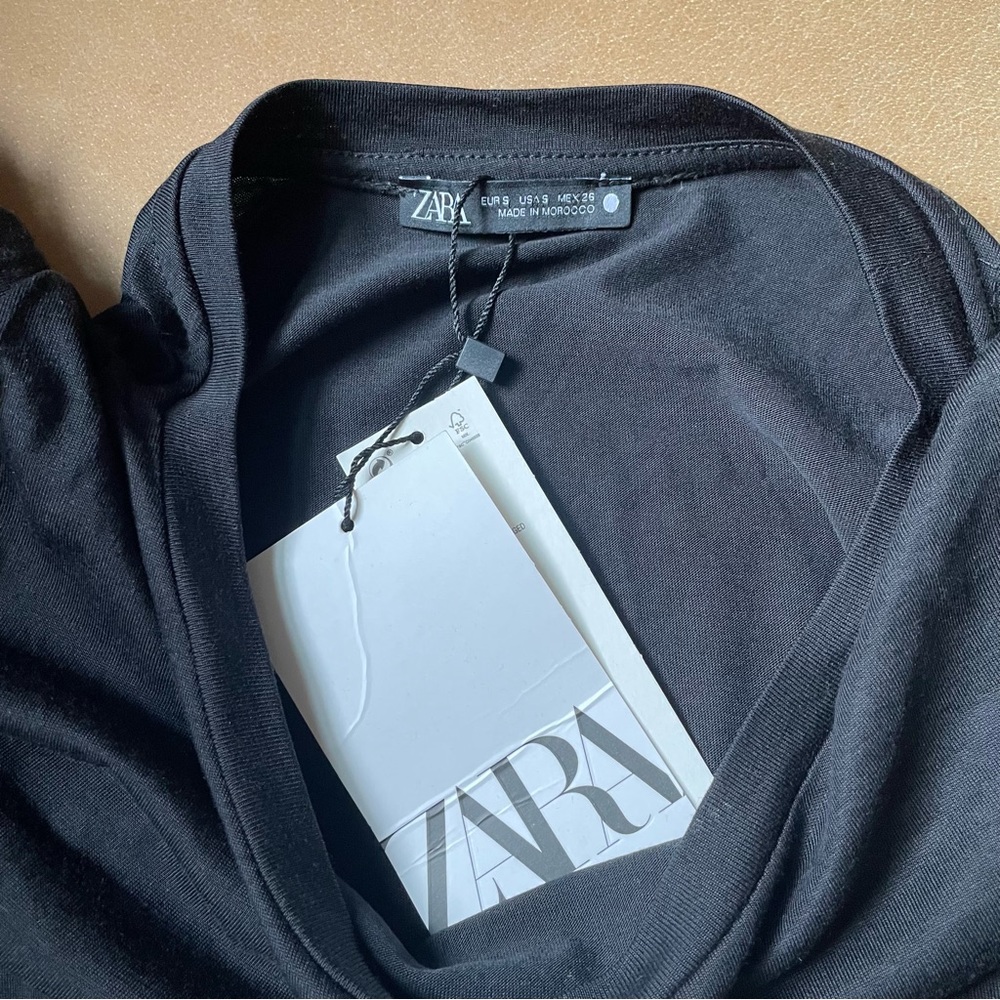 NWT Zara shoulder pad padded top black chic blogger favorite style sold out - Picture 4 of 6